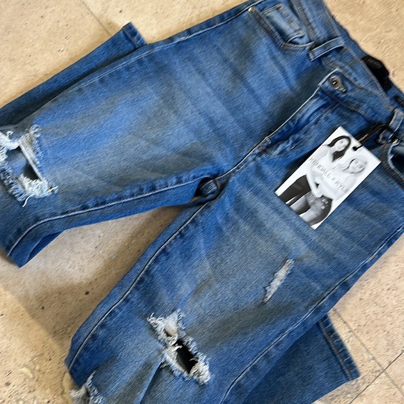 Kendall and Kylie popular icon high rise straight  jeans - Picture 4 of 6